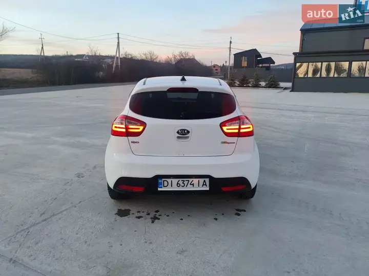 Kia Rio 2013 photo 3
