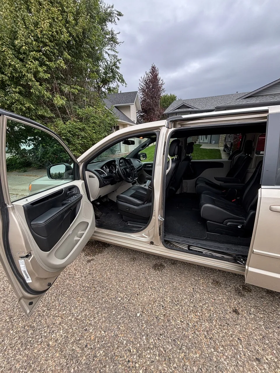 Dodge Grand Caravan 2014 photo 4