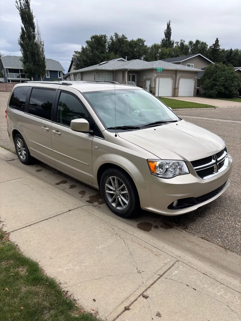 Dodge Grand Caravan 2014 photo 3