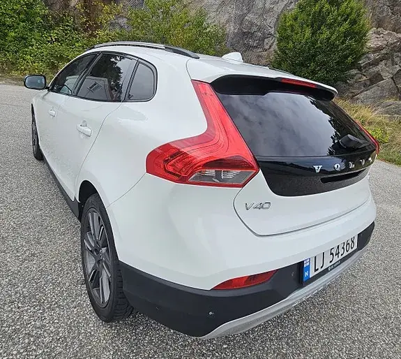 Volvo V40 Cross Country 2014 photo 2