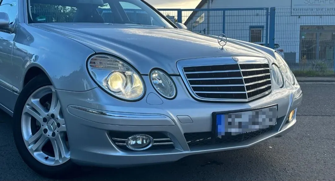 Mercedes-Benz E-Class 2006 photo 2