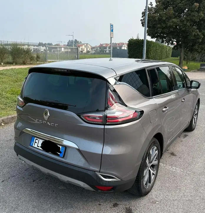 Renault Espace 2017 photo 2