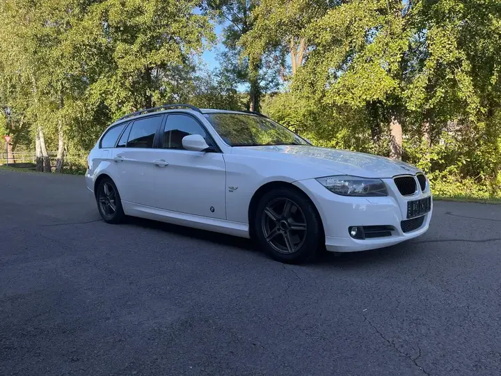 BMW 3 Series 2009 photo 3