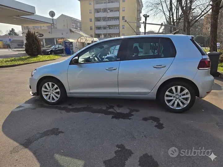 Volkswagen Golf 2011 photo 2