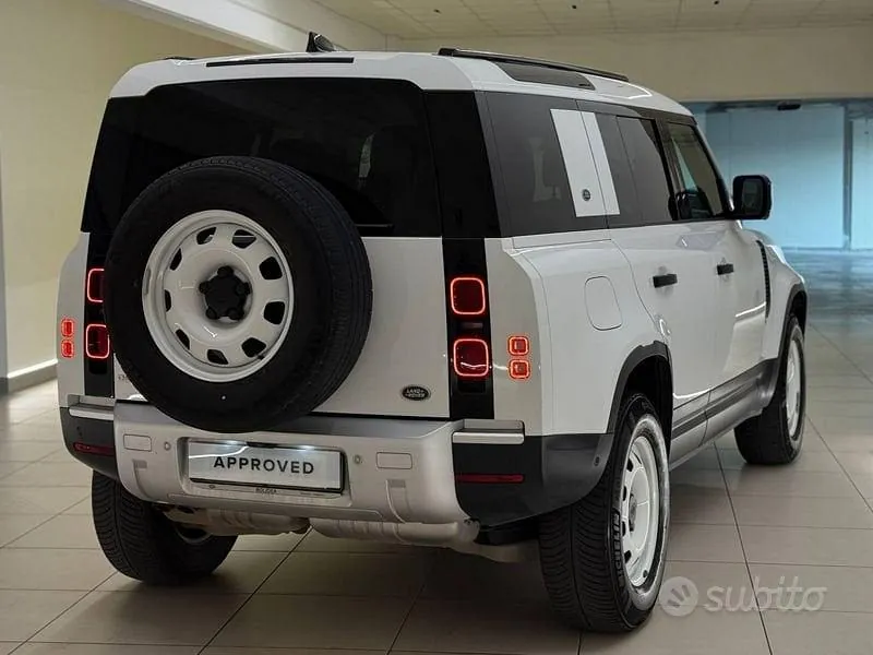 Land Rover Defender 2021 photo 2