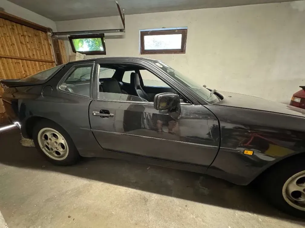 Porsche 944 1986 photo 2