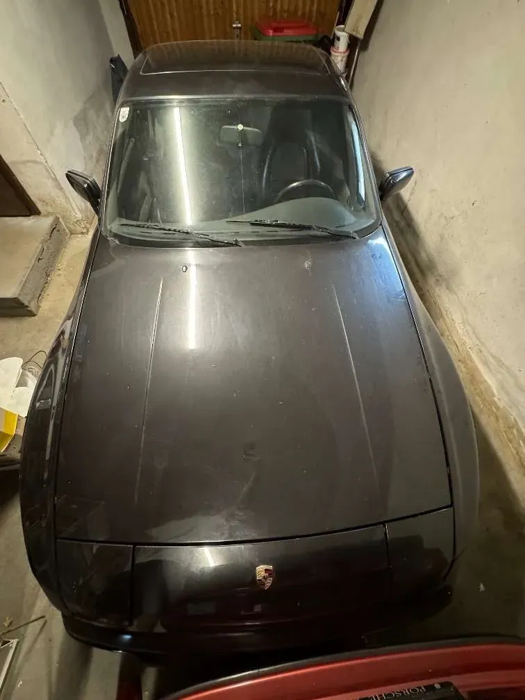 Porsche 944