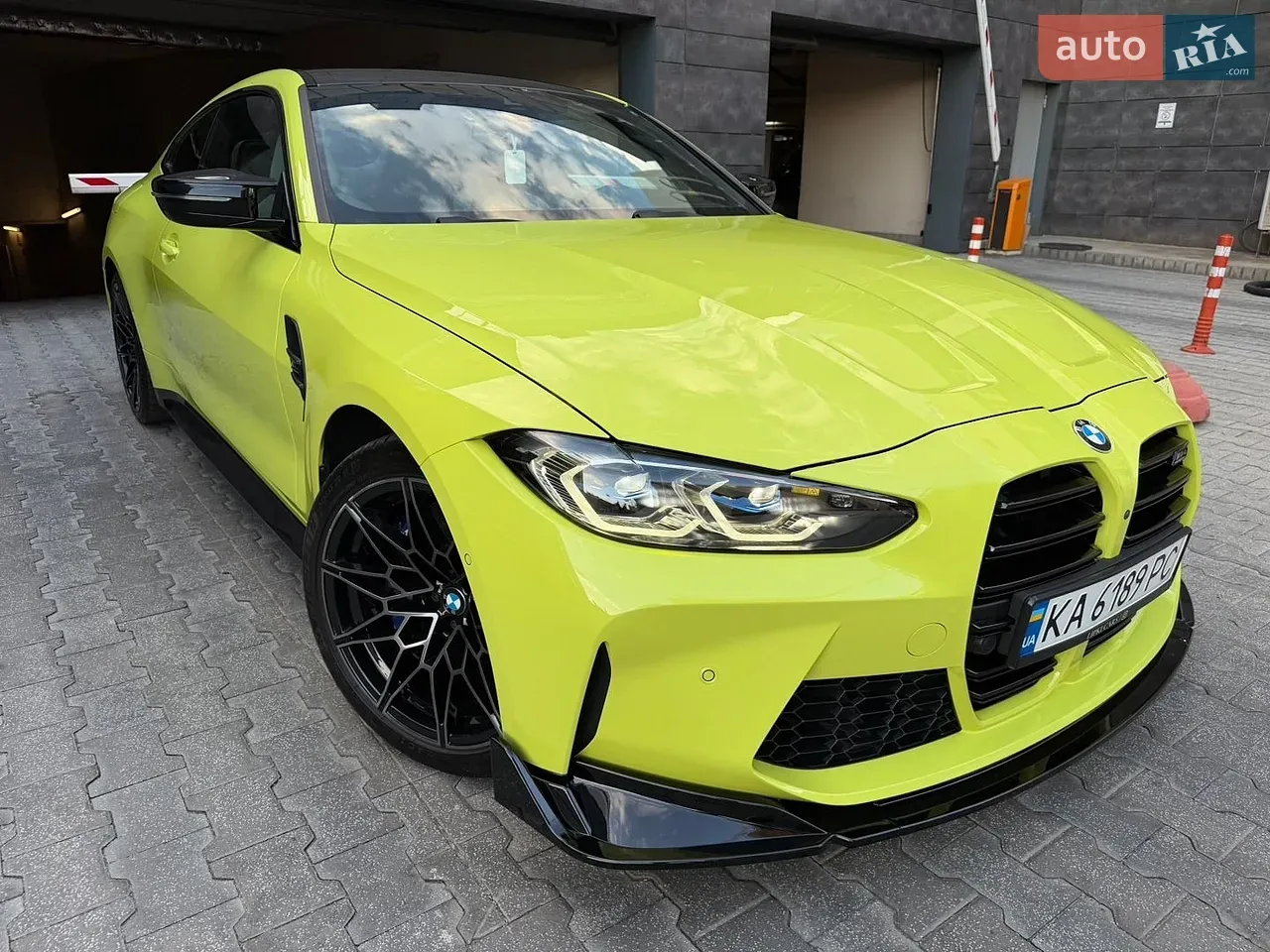 BMW M4 2022 photo 3