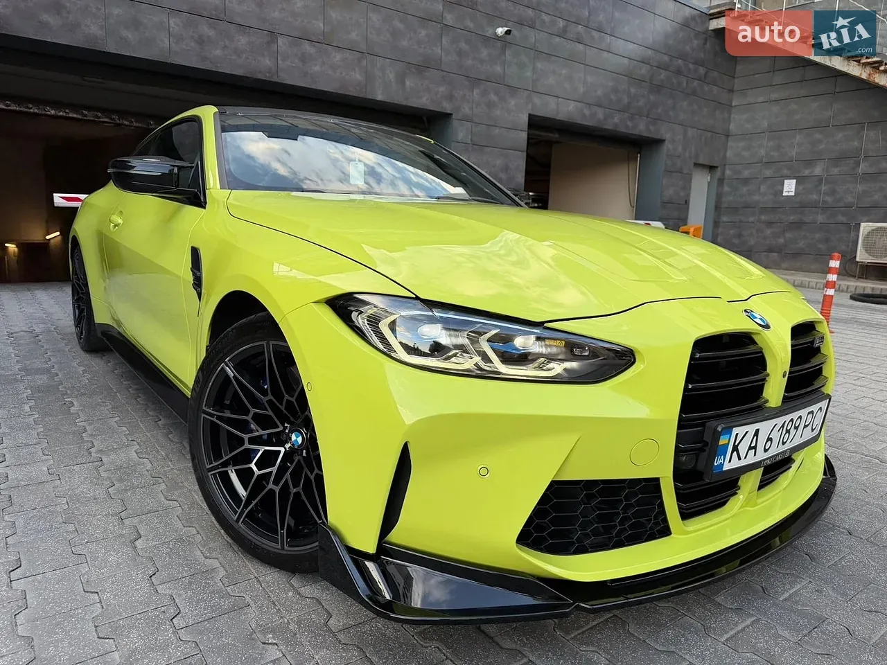 BMW M4 2022 photo 4
