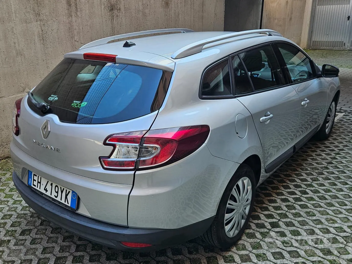 Renault Megane 2011 photo 2