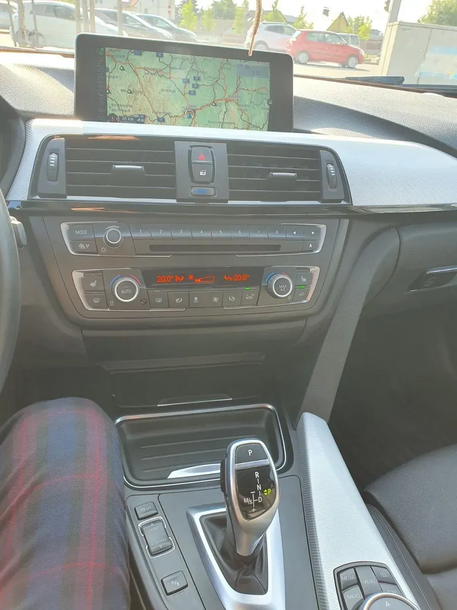 BMW 3 Series 2014 photo 3
