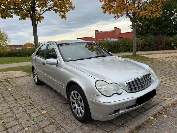 Mercedes-Benz C180