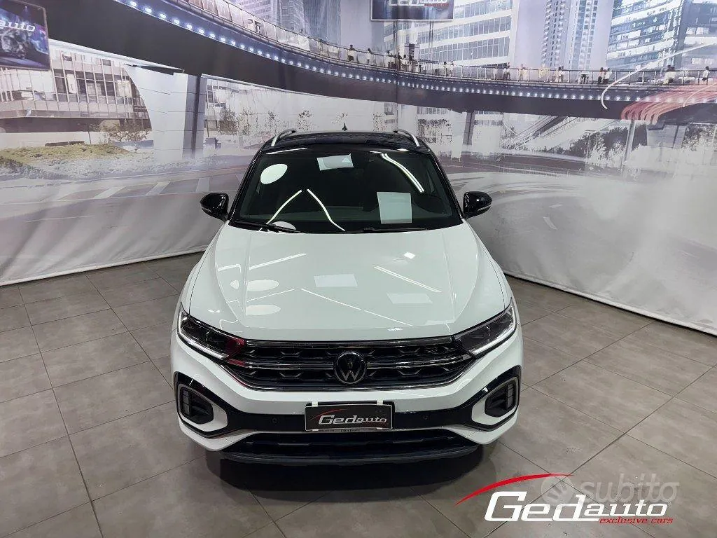 Volkswagen T-Roc 2024 photo 2