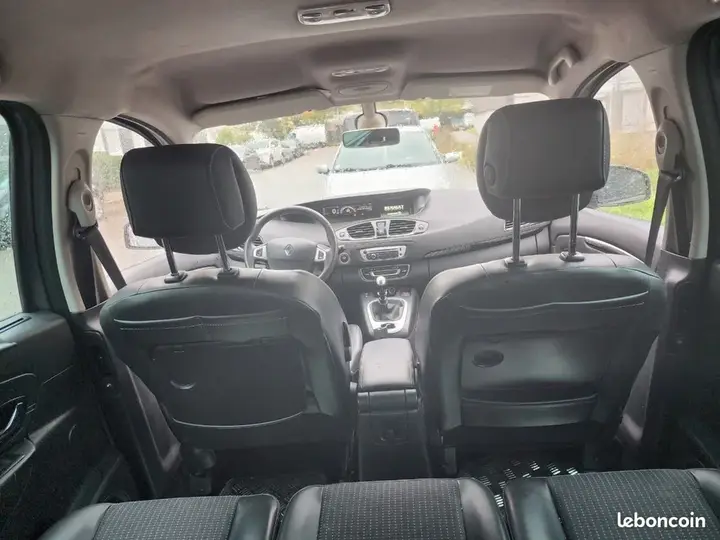 Renault Grand Scenic 2012 photo 3