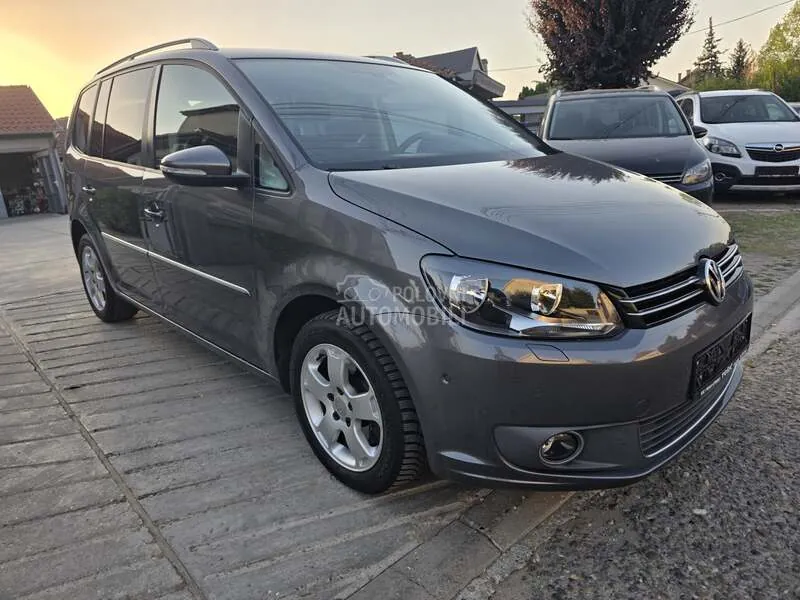 Volkswagen Touran 2011 photo 5