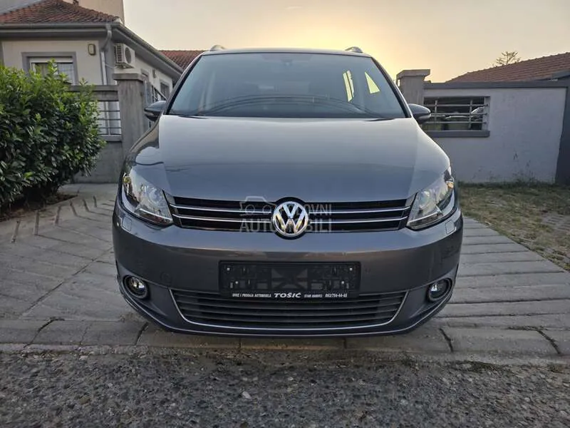 Volkswagen Touran 2011 photo 3
