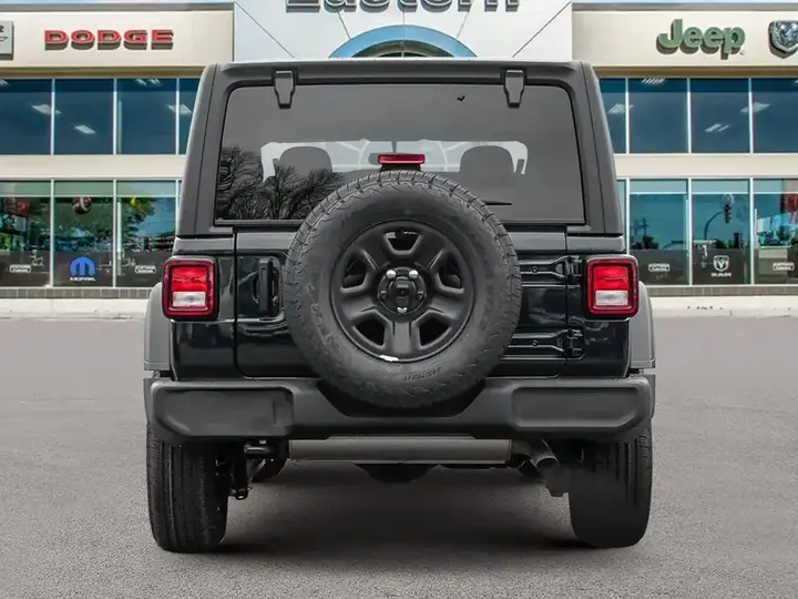 Jeep Wrangler 2026 photo 5