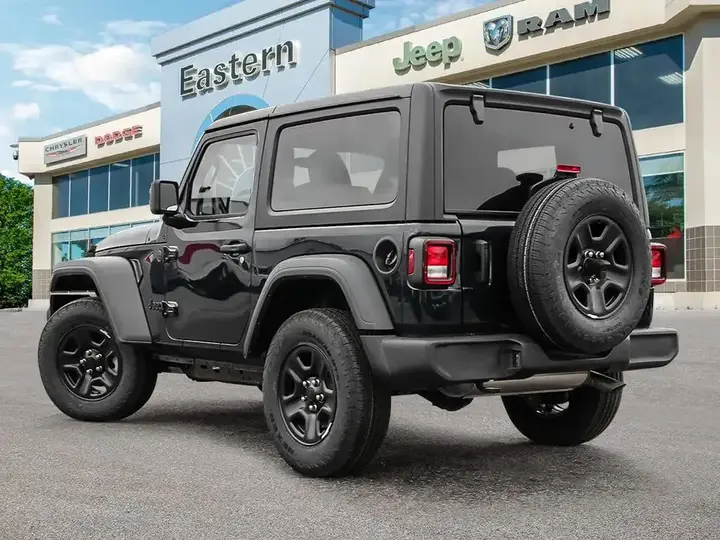 Jeep Wrangler 2026 photo 4