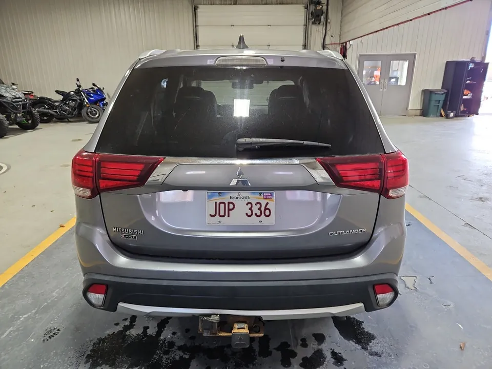 Mitsubishi Outlander 2017 photo 4