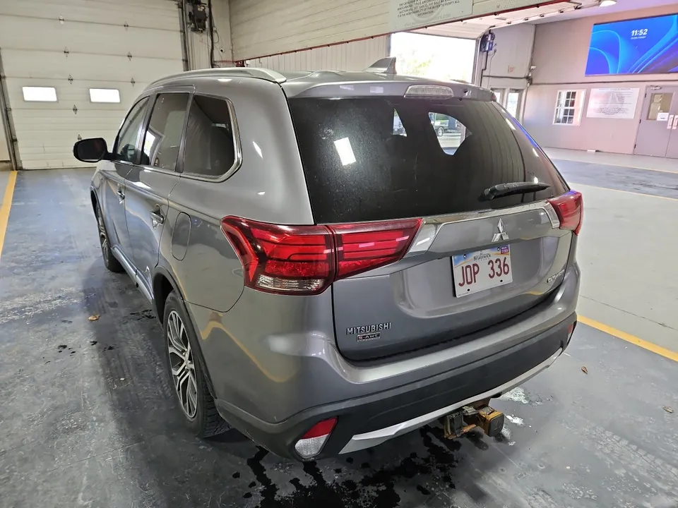 Mitsubishi Outlander 2017 photo 3