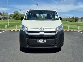 Toyota Hiace 2026 photo 3