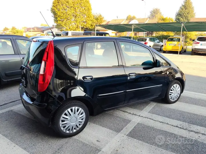 Mitsubishi Colt 2007 photo 2