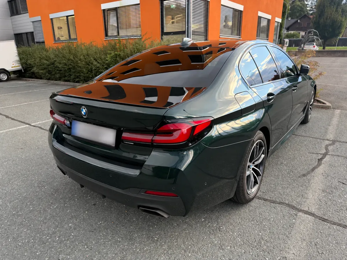 BMW 5 Series 2023 photo 2