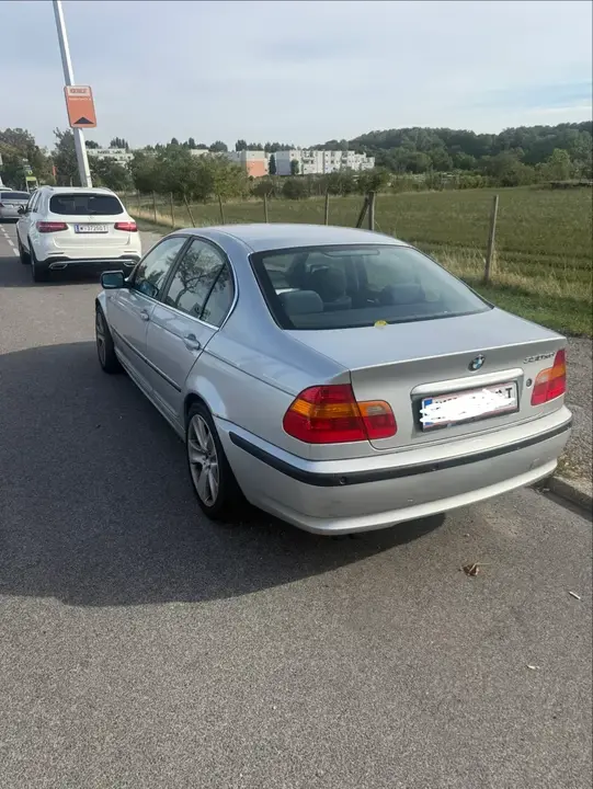 BMW 3 Series 2002 photo 2