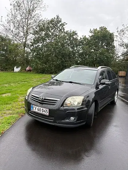Toyota Avensis 2009 photo 2