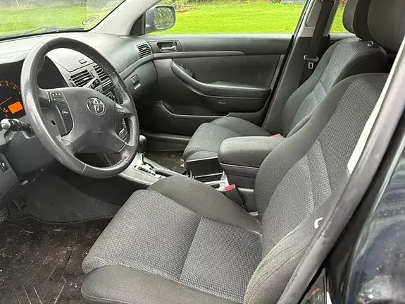 Toyota Avensis 2009 photo 4
