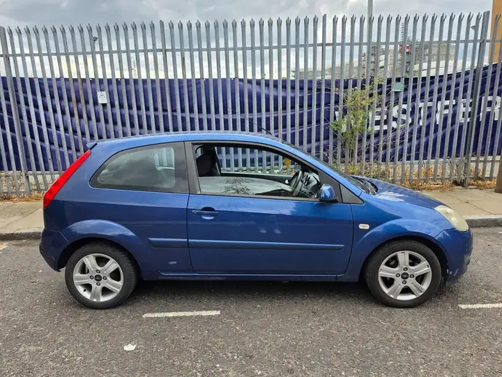 Ford Fiesta 2007 photo 4