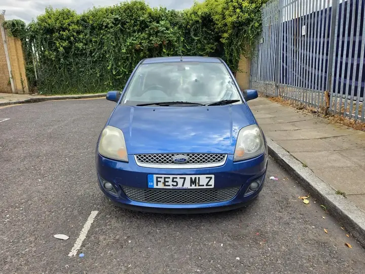 Ford Fiesta 2007 photo 2