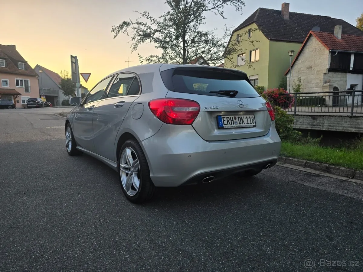 Mercedes-Benz A200 2012 photo 5