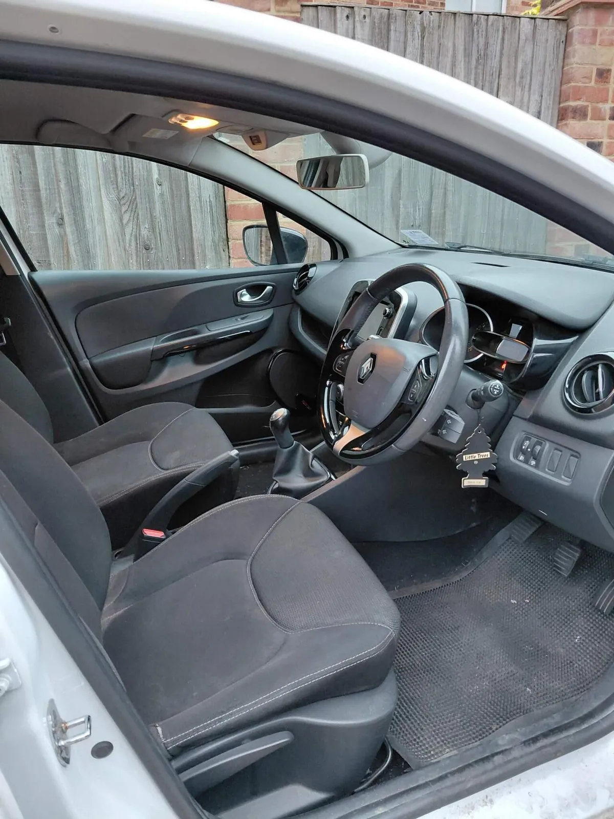 Renault Clio 2015 photo 5