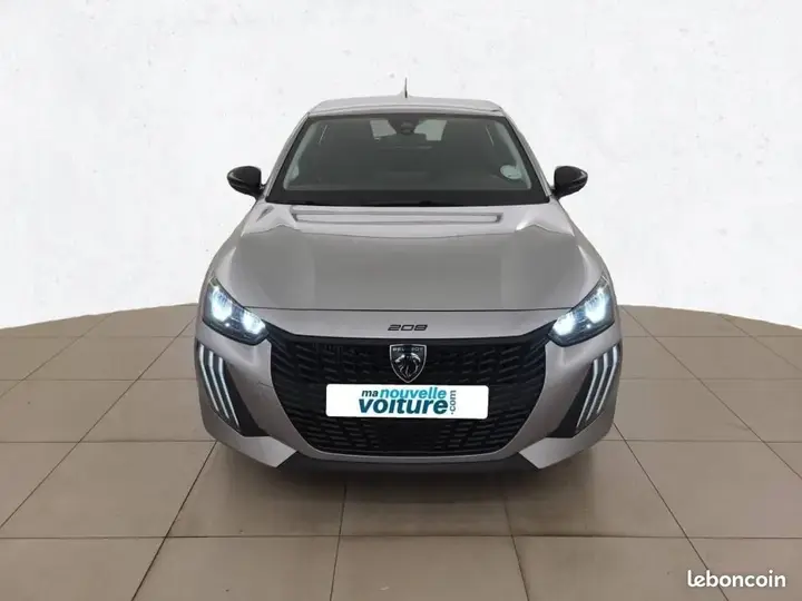 Peugeot 208 2025 photo 2