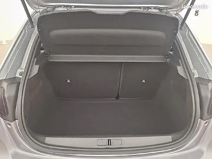 Peugeot 208 2025 photo 5