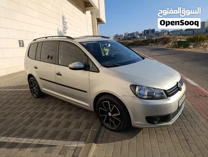 Volkswagen Touran 2012 photo 4