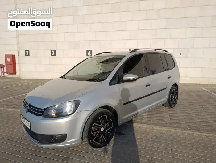 Volkswagen Touran 2012 photo 3