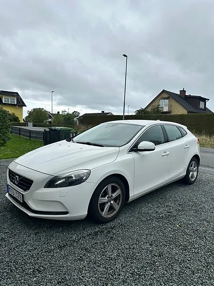 Volvo V40 2013 photo 2