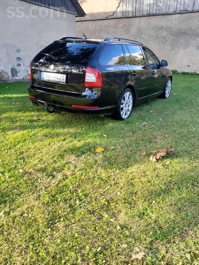 Skoda Octavia 2010 photo 2