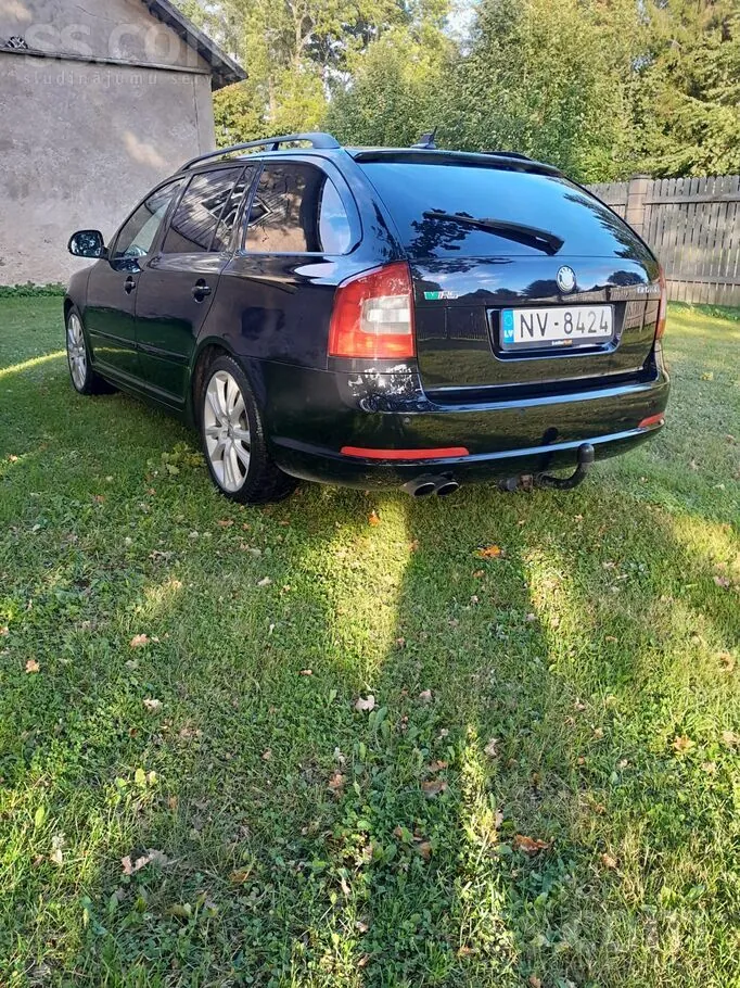Skoda Octavia 2010 photo 3