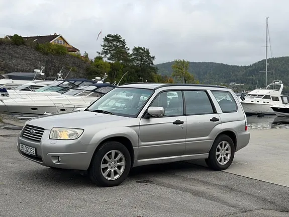 Subaru Forester 2006 photo 2