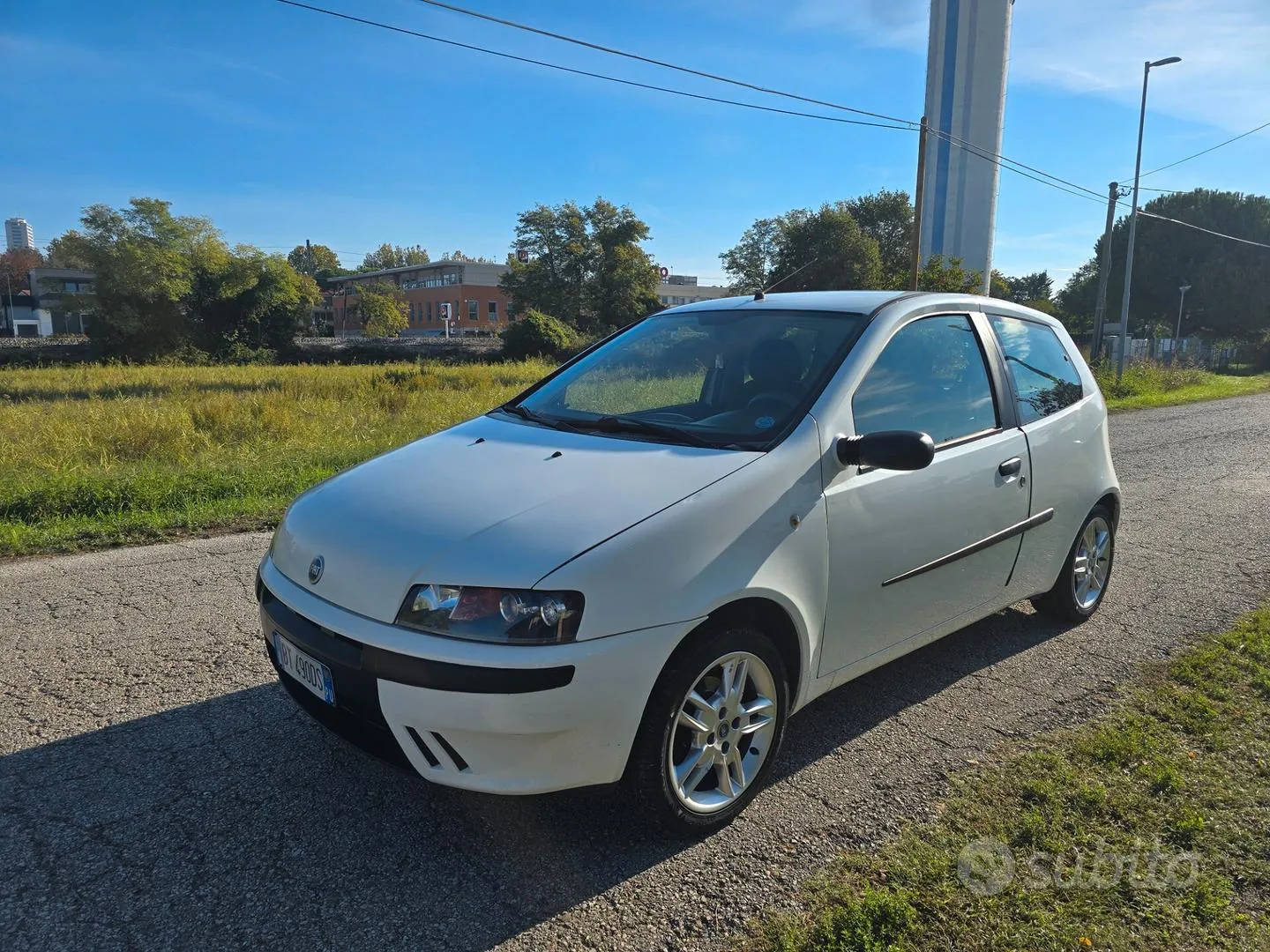 Fiat Punto 2001 photo 2