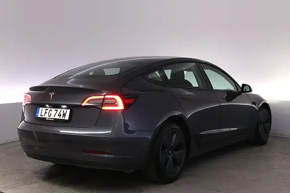 Tesla Model 3 2023 photo 5