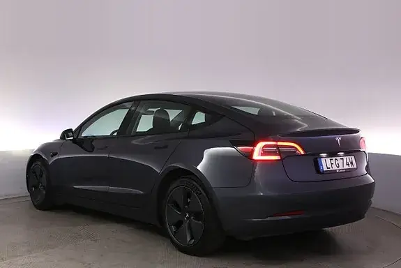 Tesla Model 3 2023 photo 4