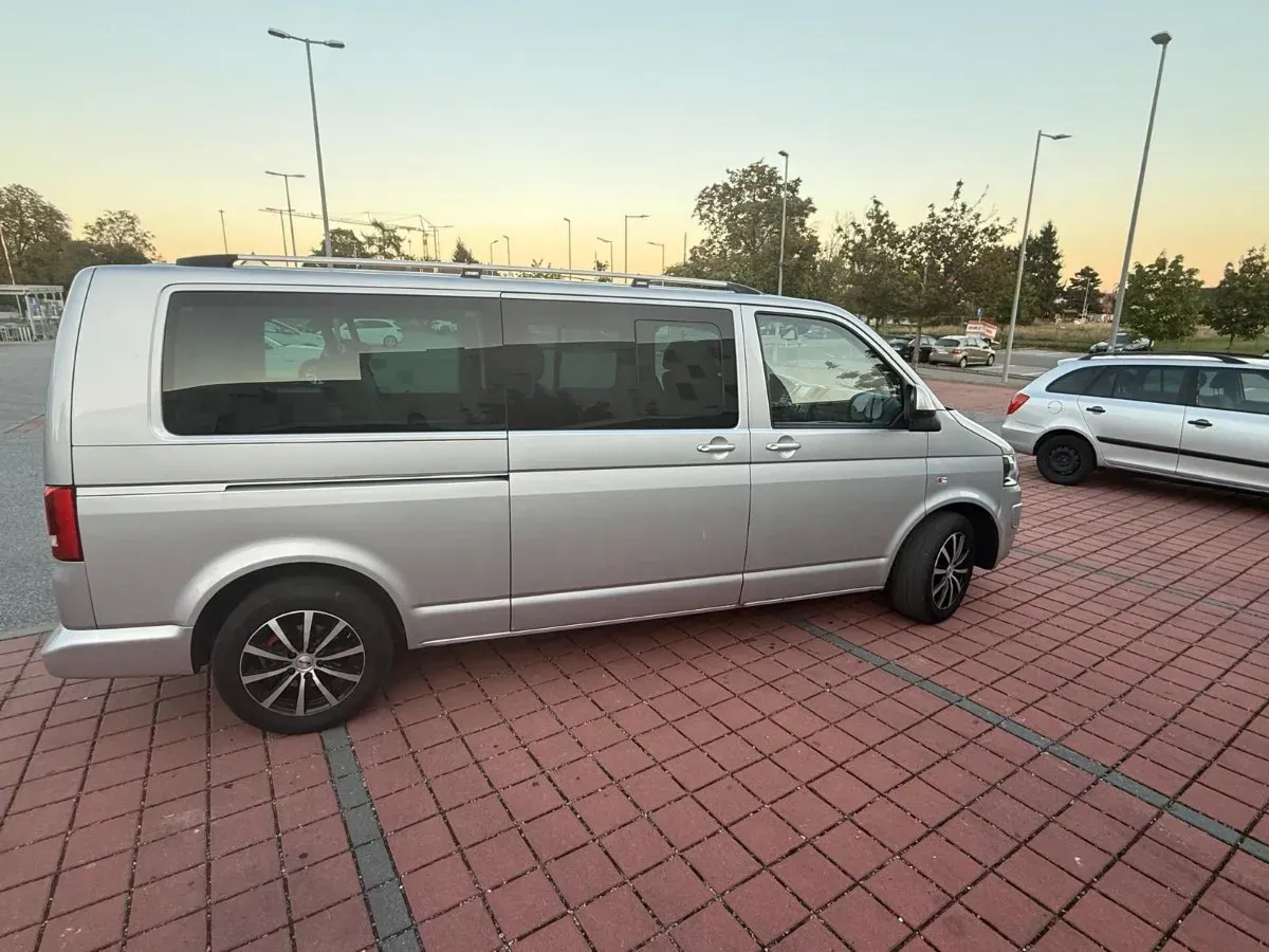 Volkswagen Caravelle 2010 photo 3