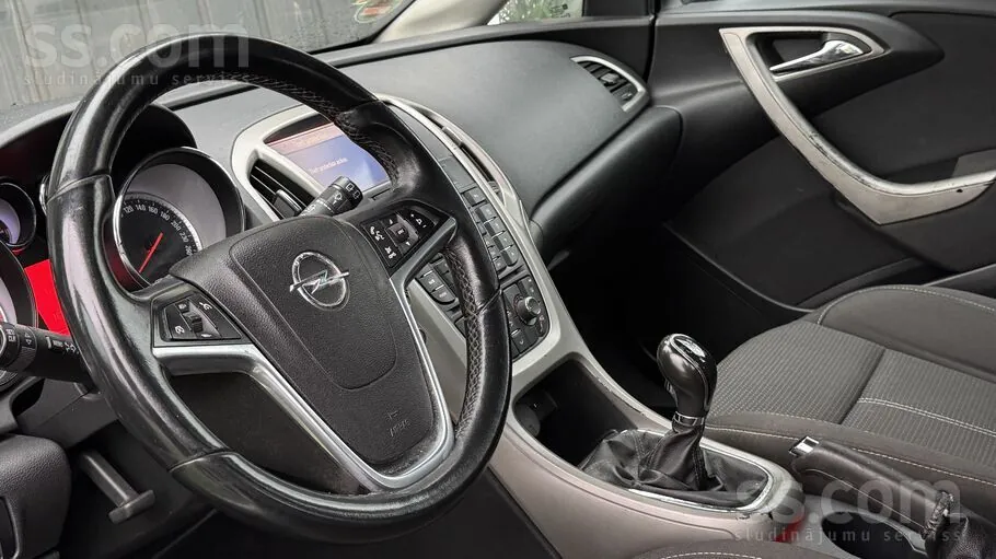 Opel Astra 2012 photo 5