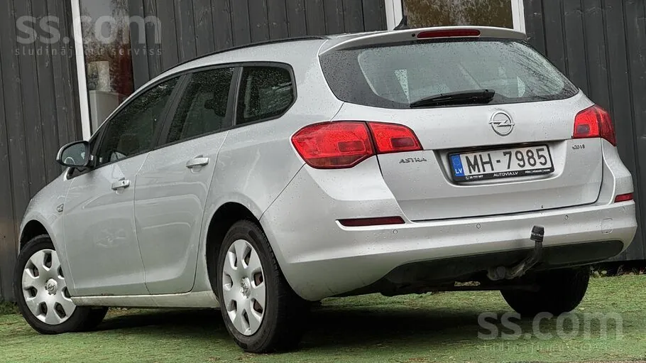 Opel Astra 2012 photo 3
