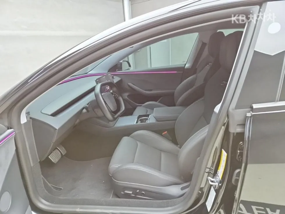 Tesla Model 3 Performance 2026 photo 5