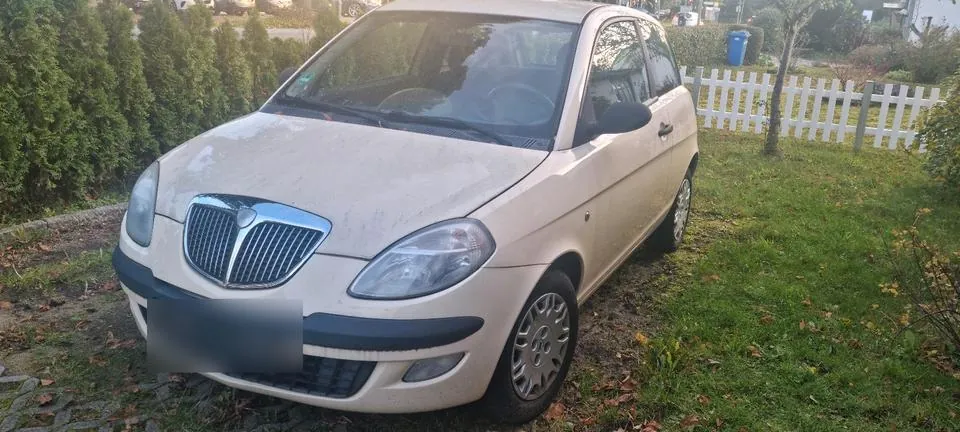 Lancia Ypsilon